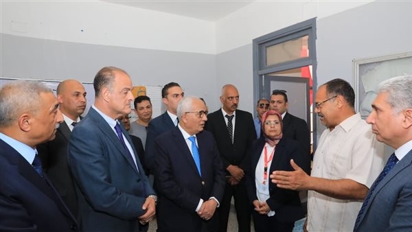 جانب من زيارة الوزير