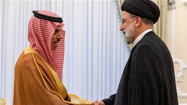 الرئيس الإيراني يبحث