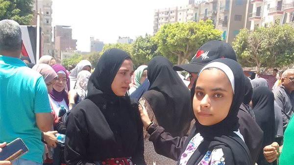 انهيار وبكاء طلاب