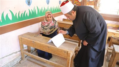 إسعاف طالبة أصيبت بإغماء خلال امتحان التاريخ بالثانوية الأزهرية