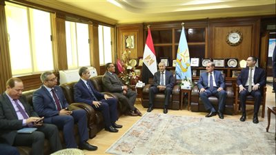 محافظ كفر الشيخ يستقبل وزيري التموين والتنمية المحلية لوضع حجر أساس المنطقة اللوجستية