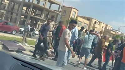 إصابة 4 أشخاص في انقلاب سيارة سوزوكي أمام هايبر وان بالشيخ زايد