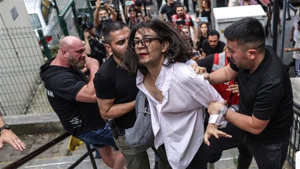 القبض على المثليين