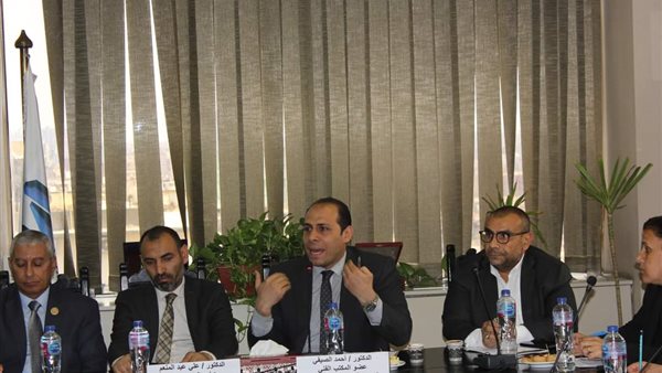 جانب من الندوة