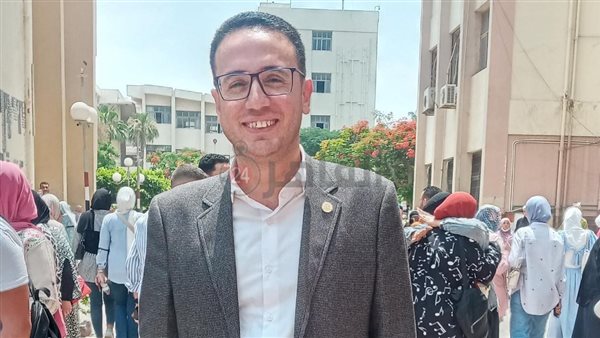 الدكتور محمود عبداللطيف