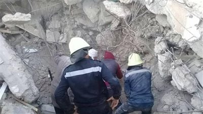 انهيار جزء من سور خرساني بجوار شركة النشا والجلوكوز على شخص بمسطرد