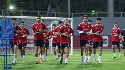 إعارة لاعب وبيع آخر.. مصدر بـ الأهلي يكشف قرار شركة الكرة بشأن ثنائي الفريق