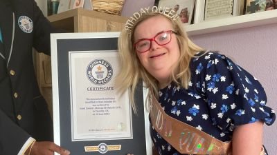 استطاعت ذكر تاريخ ميلاد 70 شخصًا مشهورًا بـ 180 ثانية.. مصابة بمتلازمة داون تدخل موسوعة جينيس للأرقام القياسية