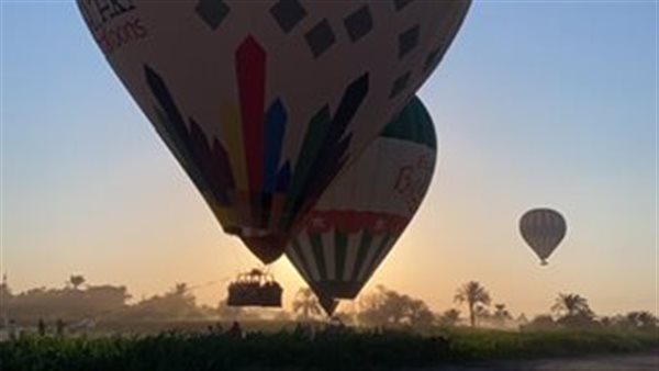 البالون الطائر بالأقصر