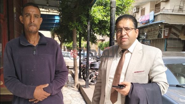 الدفاع مع والد المتهم