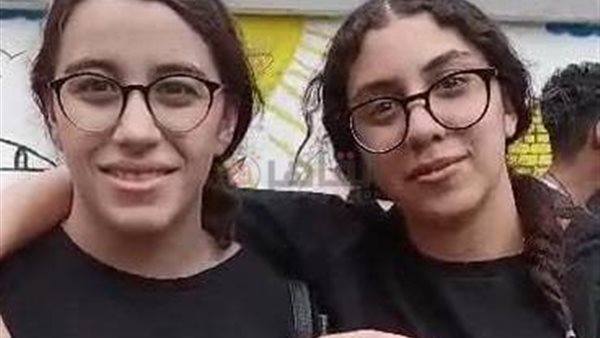 طالبات الثانوية يحتفلون