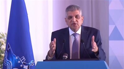 ربيع: 12% من حركة التجارة العالمية تمر من قناة السويس ومشروع تطوير القطاع الجنوبي مهم| بث مباشر 