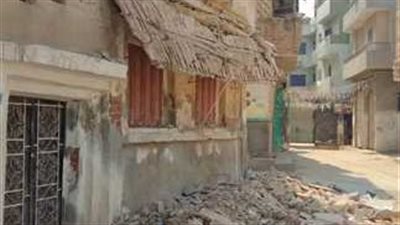 بعد وفاة طفل.. تشكيل لجنة لفحص انهيار بلكونة منزل قديم في بنها