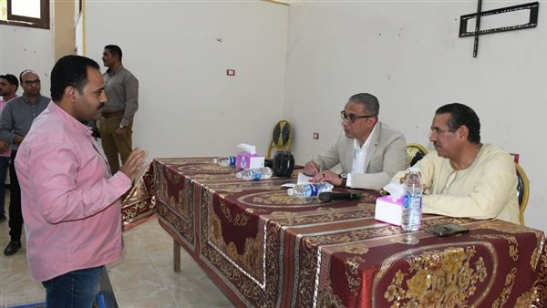 جانب من لقاء محافظ