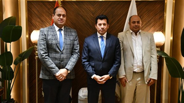 وزير الشباب والرياضة