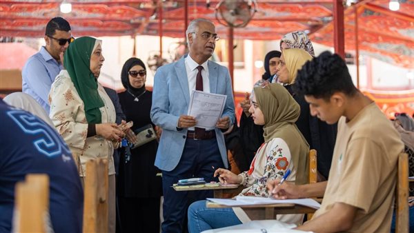 رئيس جامعة بورسعيد-أرشيفية