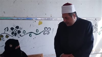 رئيس قطاع المعاهد يتفقد امتحانات الثانوية الأزهرية للقسم الأدبي بقنا