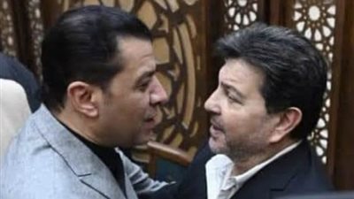 رفيق المشوار والنجاح.. مصطفى كامل يؤازر هاني شاكر بعد عملية القولون