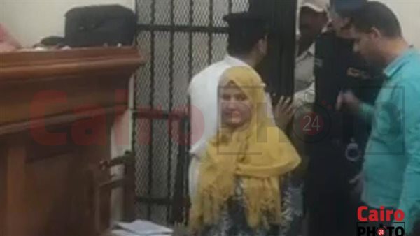 أول ظهور لقاتلة ابنها