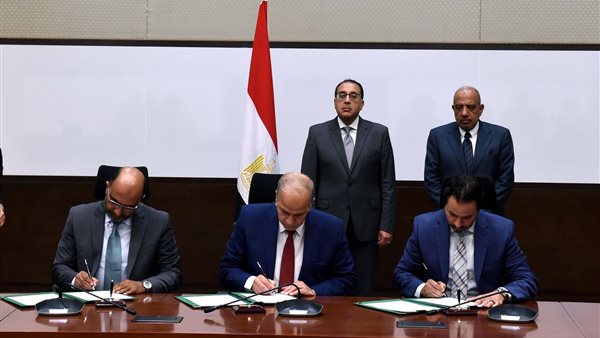 رئيس الوزراء يشهد