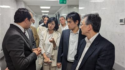 السفير الياباني بالقاهرة يزور مستشفى الكرنك الدولي بالأقصر