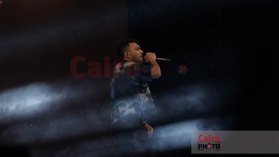 متجاهلا قرار نقابة المهن الموسيقية.. ويجز يحيي حفله بالتجمع بفلاشة وبدون فرقة موسيقية