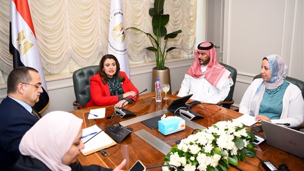 وزيرة الهجرة السفيرة