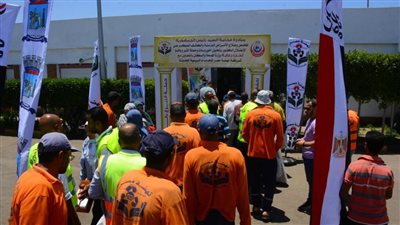 توقيع الكشف الطبي على عمال النظافة بنهضة مصر بالإسكندرية