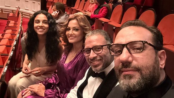 صناع فيلم ليه تعيشها