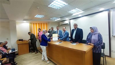 صحة البحيرة تكرم فريق العمل المشرف على تجهيز مركز طب الأسرة بالأبعادية