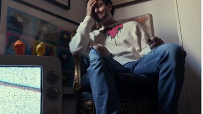 أنا آسف يا أمي.. أحمد الفيشاوي يروج لـ عمل غنائي جديد بالتزامن مع عيد الأضحى