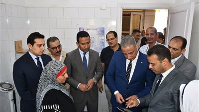 محافظ الفيوم يتفقد فعاليات المبادرة الرئاسية 100 يوم صحة