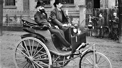 من هو مخترع أول سيارة في العالم