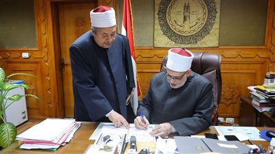 وكيل الأزهر يعتمد نتيجة الطلاب بالخارج بنسبة نجاح 99.5% للإعدادية و99.3% للابتدائية