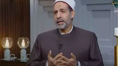 سائلة: طليقي انقطع سنتين عن ابنته وعن النفقة ثم طلب رؤيتها فهل أمنعه؟.. أمين الفتوى يرد 