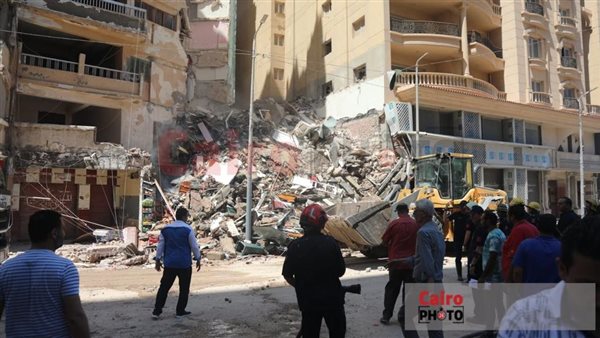 عقار الإسكندرية المنهار