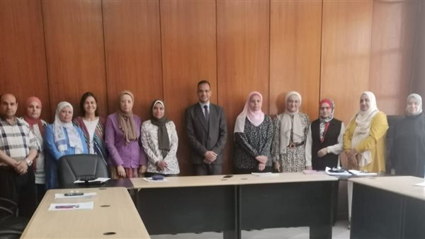 اجتماع مع العاملين