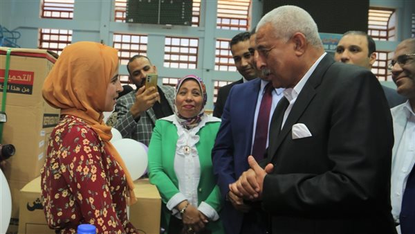 محافظ السويس اللواء