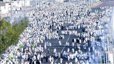 بعد غروب الشمس.. مزدلفة تستقبل حجاج بيت الله الحرام وفق خطط منظمة