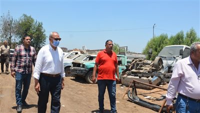 محافظ القليوبية يأمر بإزالة أحد الهناجر المخالفة على الطريق الزراعي