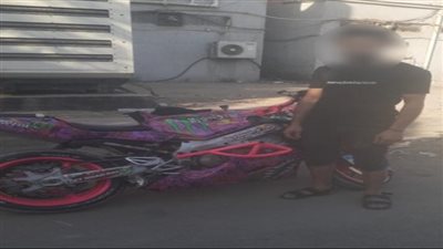 كان نفسي أبقى مشهور.. القبض على متهم بأداء حركات استعراضية بدراجته النارية بالطريق الدائري