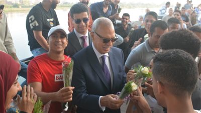 توزيع الورد والهدايا على المرضى والأطفال والمسنين.. احتفالات أول أيام عيد الأضحى المبارك بالقليوبية 