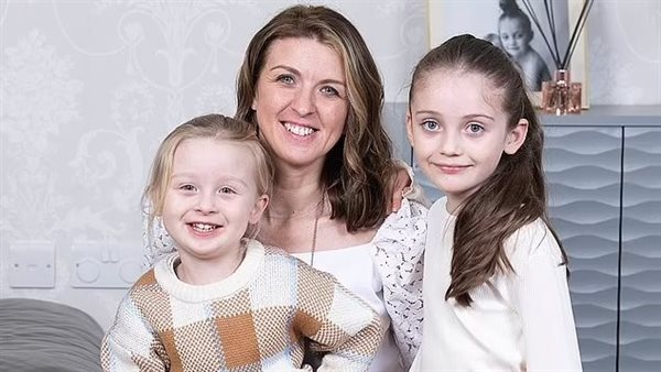 عائلة كاملة تعتمد