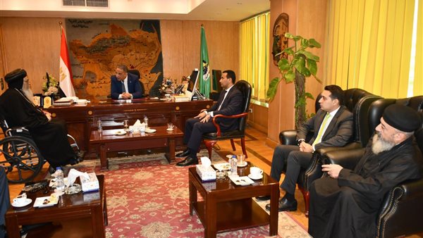 محافظ الفيوم يستقبل