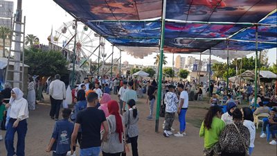 تطهير الحدائق والمتنزهات لاستقبال المواطنين في ثاني أيام عيد الأضحى بكفر الشيخ 