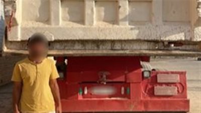 لوحاتها مطموسة وبدون ترخيص قيادة أو سير.. الأمن يلقي القبض على قائد سيارة النفايات بالمعادي