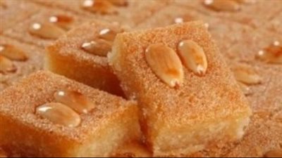 طريقة عمل البسبوسة بـ 4 وصفات.. السر في السميد الخشن