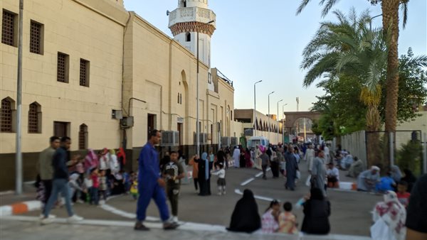 إقبال المواطنين على