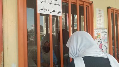 عربات جولف وشبابيك تذاكر مخصصة.. السكة الحديد تقدم خدمات مجانية لـ كبار السن