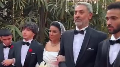 كالأميرات.. فتحي عبد الوهاب يحتفل بزفاف شقيقته بقصر محمد علي | صور